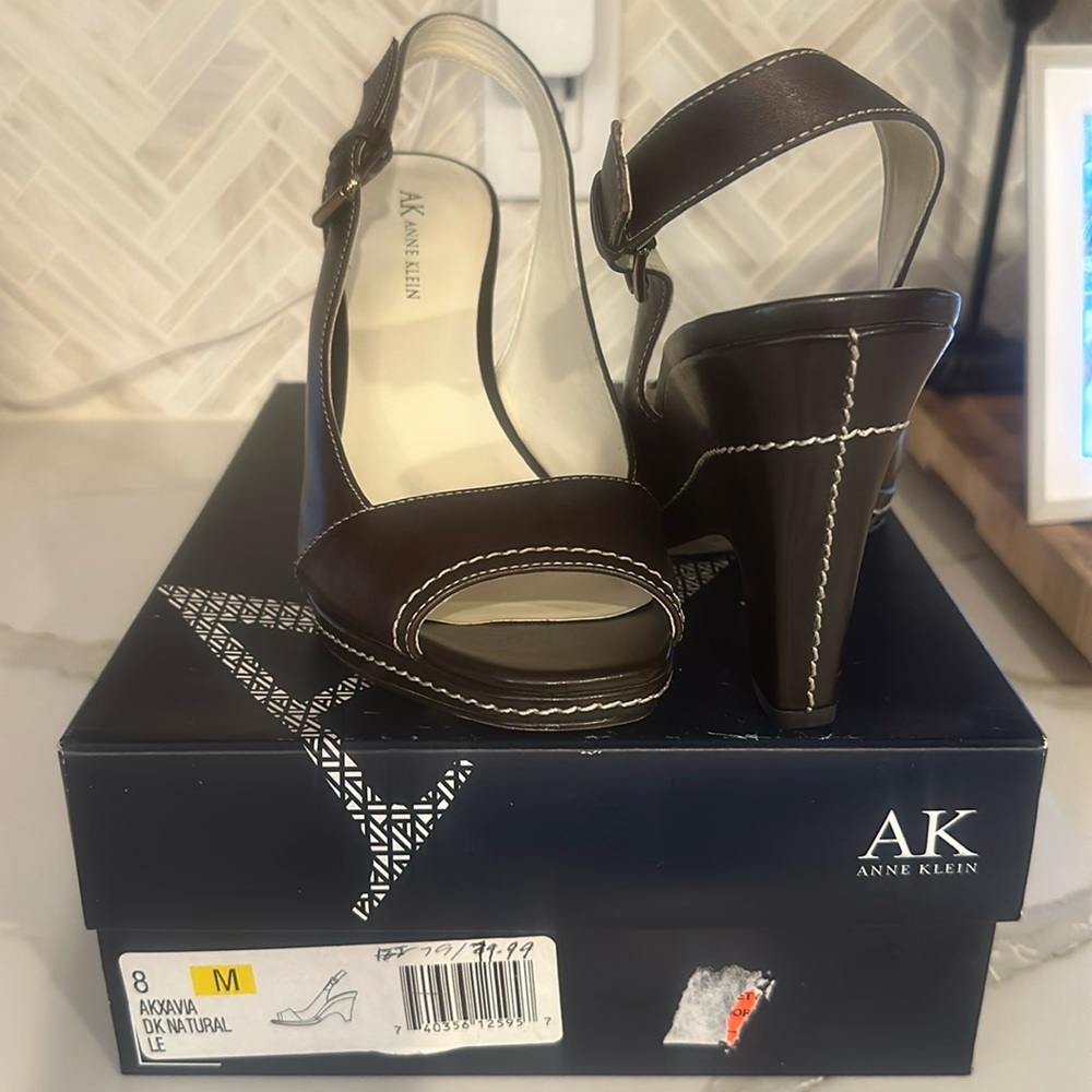 NEW IN BOX Anne Klein Sling back sho size 8M